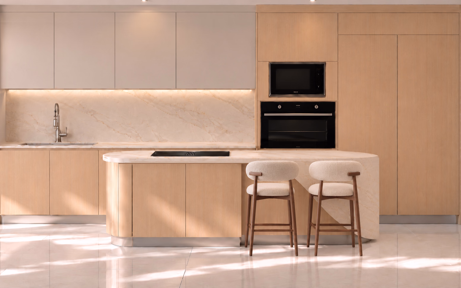 Render de la cocina proyectada de Miraflores: isla curva de mármol, banquetas, horno y bacha bajo alacenas claras